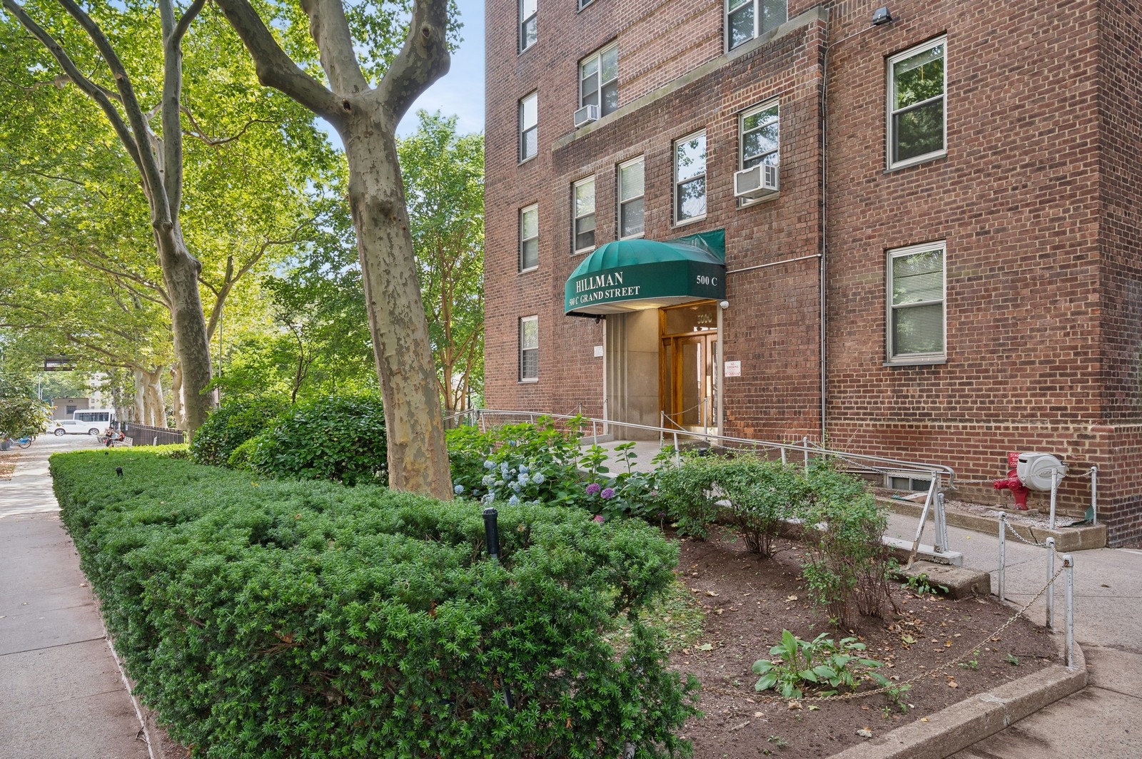 500 Grand Street, #C8E
