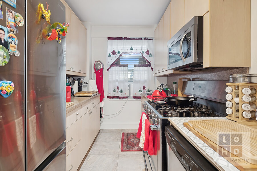 570 Grand Street H1405 Lower East Side New York NY 10002