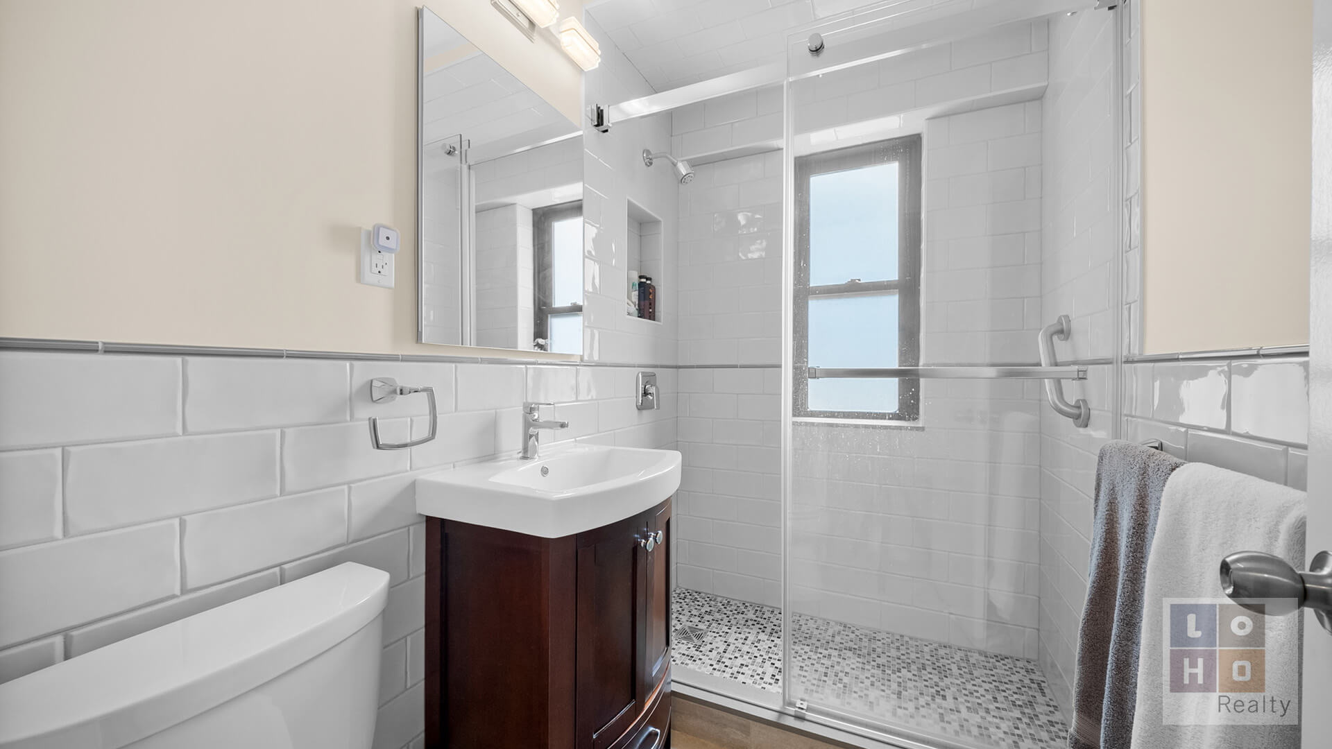 208 East Broadway J1501 Lower East Side New York NY 10002